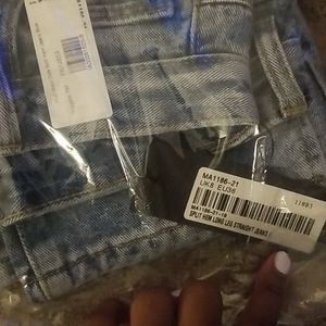 Isawitfirst  straight leg jeans
